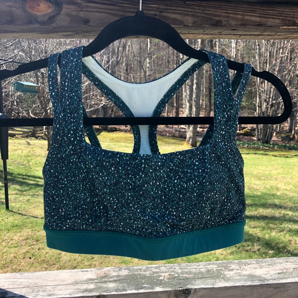 LULULEMON BRA - SIZE 6